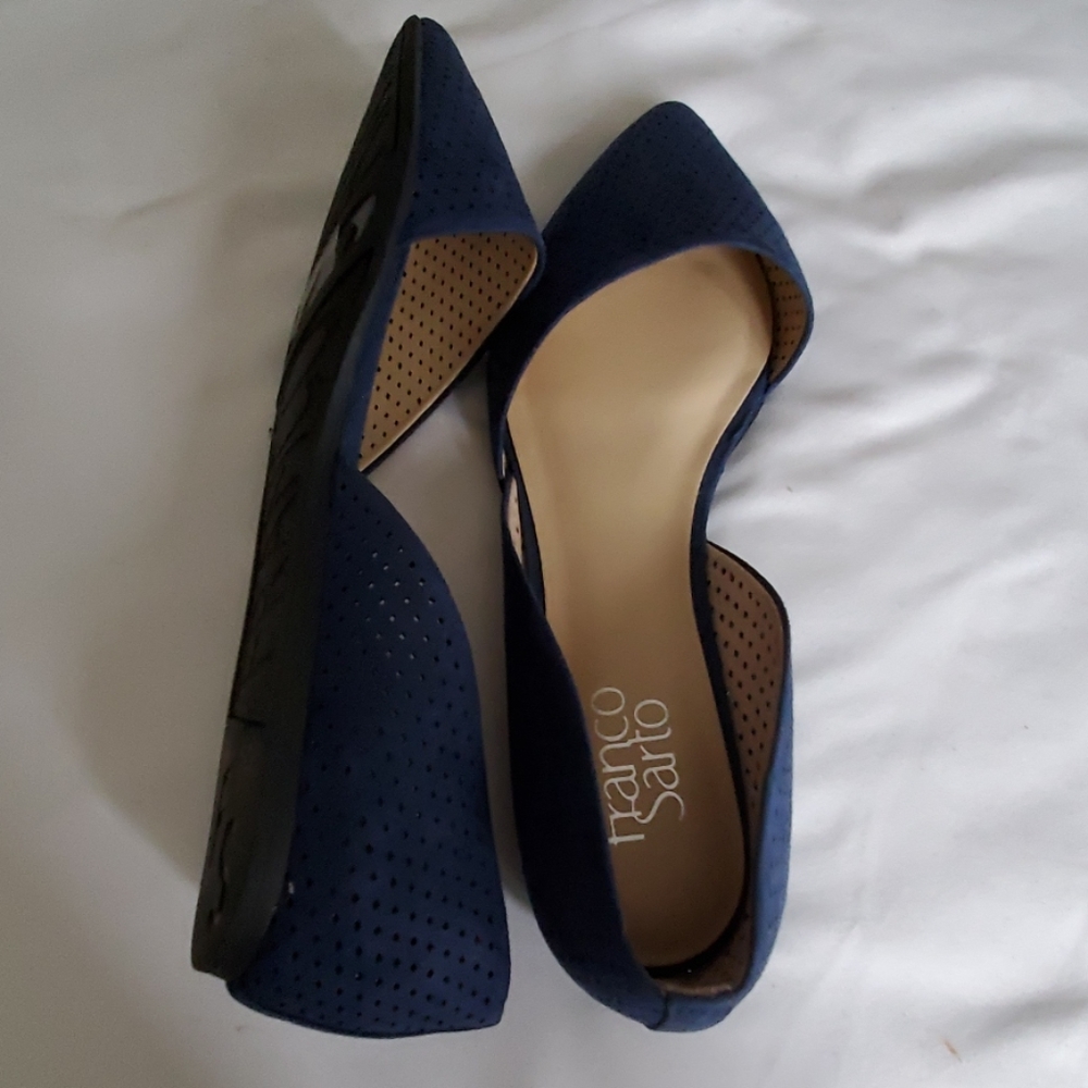 Shoes - Picture 4 of 7
